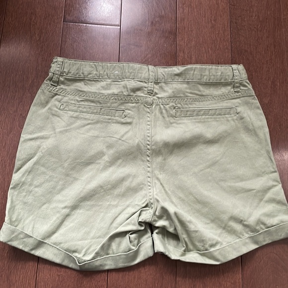 5/$25 Green Shorts - Picture 4 of 5